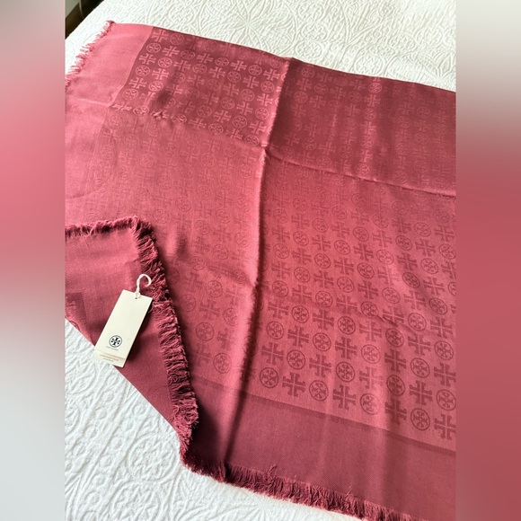 Tory Burch Monogram Jacquard Traveler Scarf Color Claret NWT - Picture 2 of 9